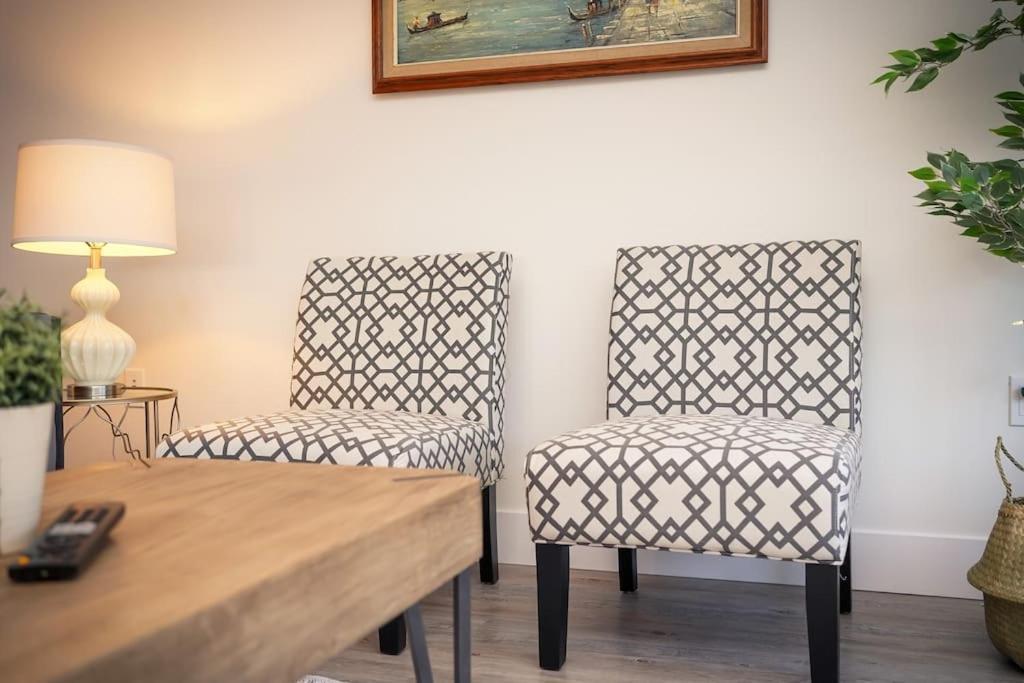 הליפקס Luxurious Modern 2Br Condo Sleeps 5 Coffee, Ac, Wifi מראה חיצוני תמונה