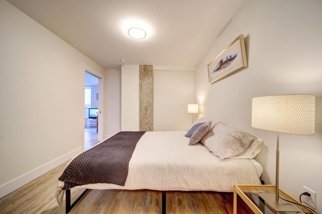 הליפקס Luxurious Modern 2Br Condo Sleeps 5 Coffee, Ac, Wifi מראה חיצוני תמונה